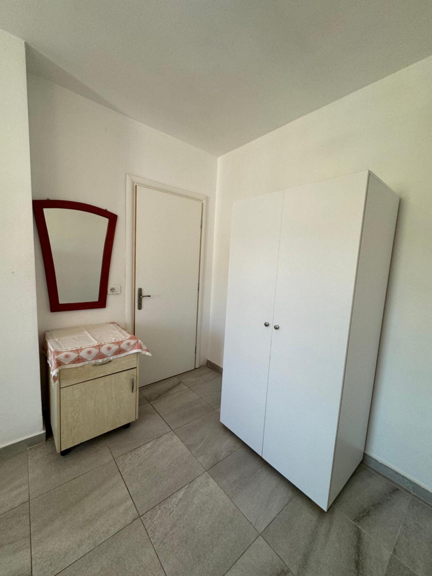 L.T. Noy'S Apartment Sarandë Eksteriør billede