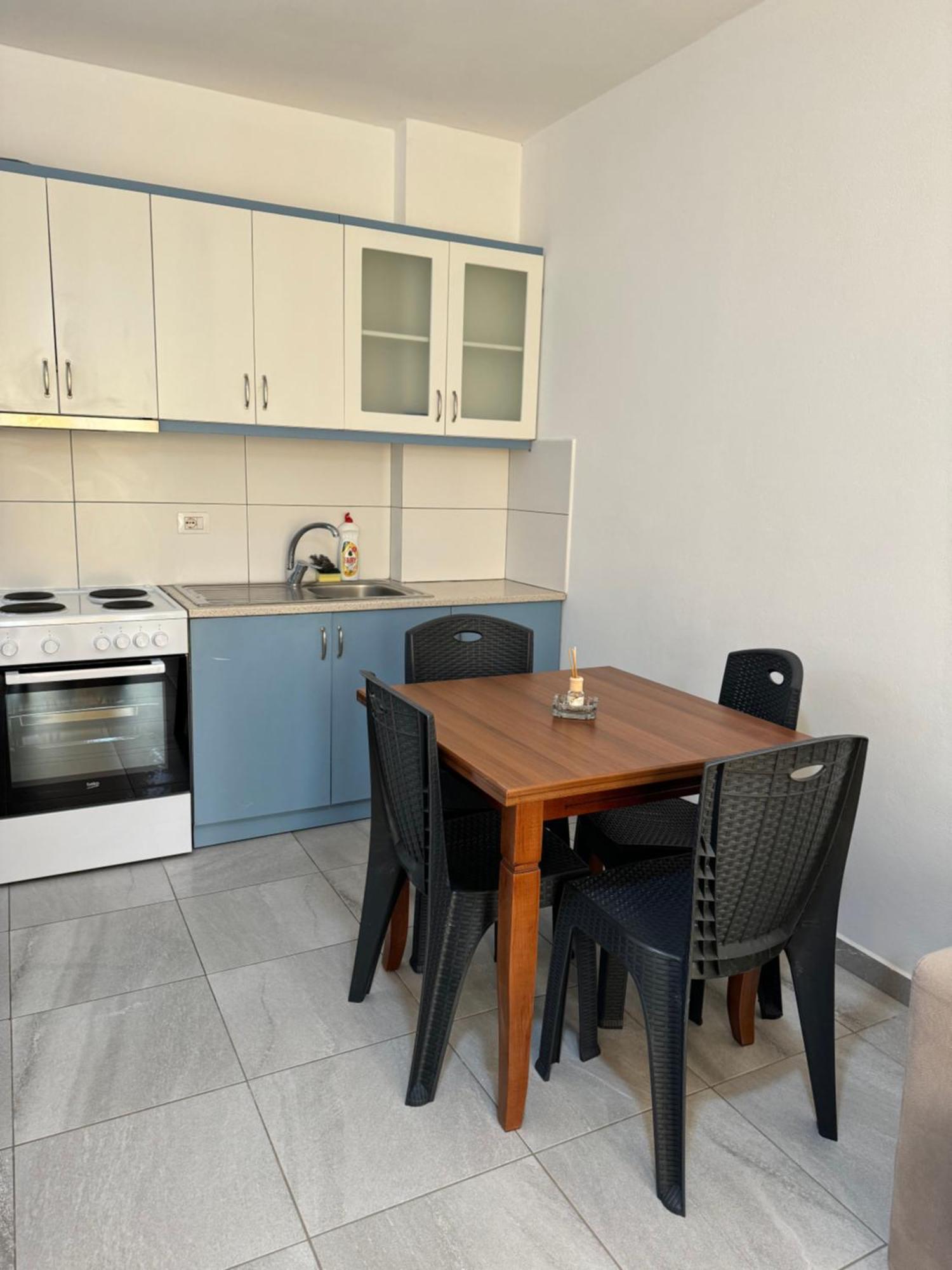 L.T. Noy'S Apartment Sarandë Eksteriør billede